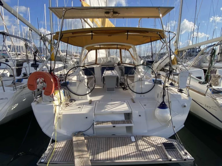 Huur Zeilboot met of zonder schipper Bénéteau in Néa Péramos