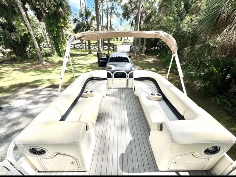 Huur een MAGBAY 43 CC in West Palm Beach