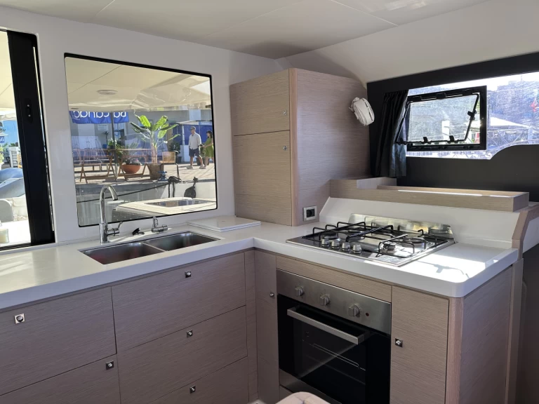 Dufour Dufour 48 Cat[G] te huur van particulier of professional in Furnari