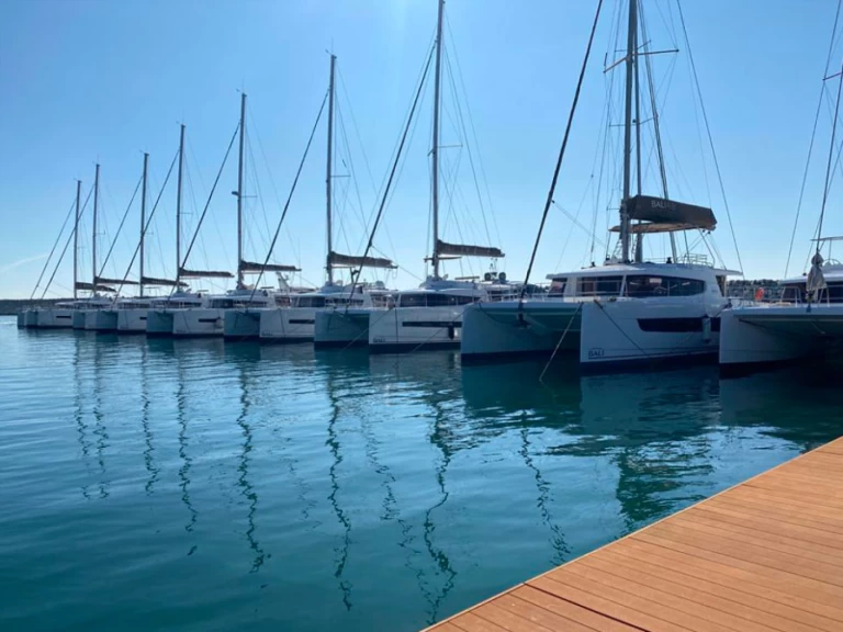 Catamaran te huur in Cannigione voor de beste prijs