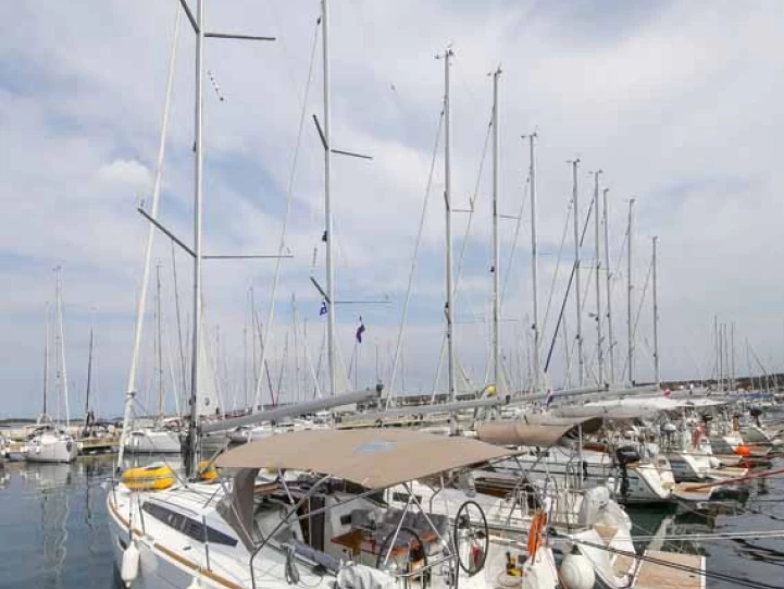 Bootverhuur Jezera goedkoop Sun Odyssey 349