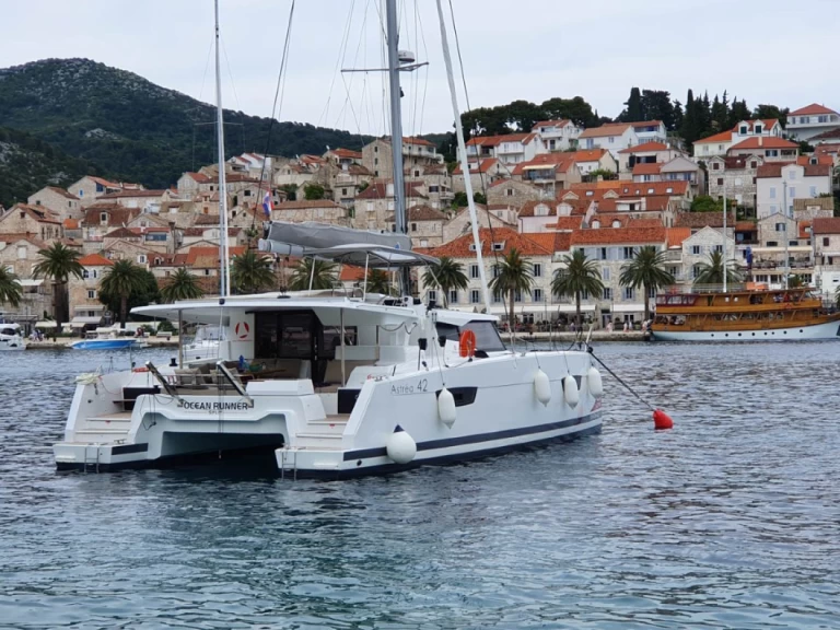 Verhuur Catamaran Fountaine Pajot met vaarbewijs