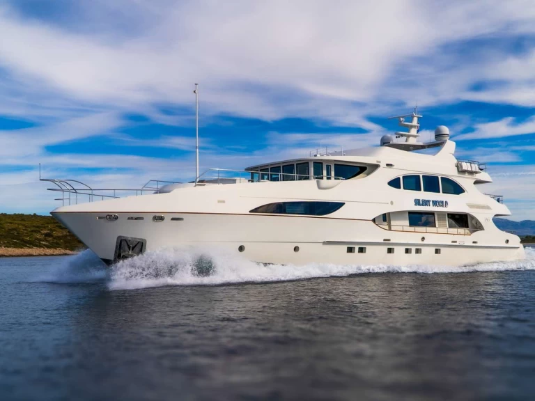 IAG SILENT WORLD te huur van particulier of professional in Trogir