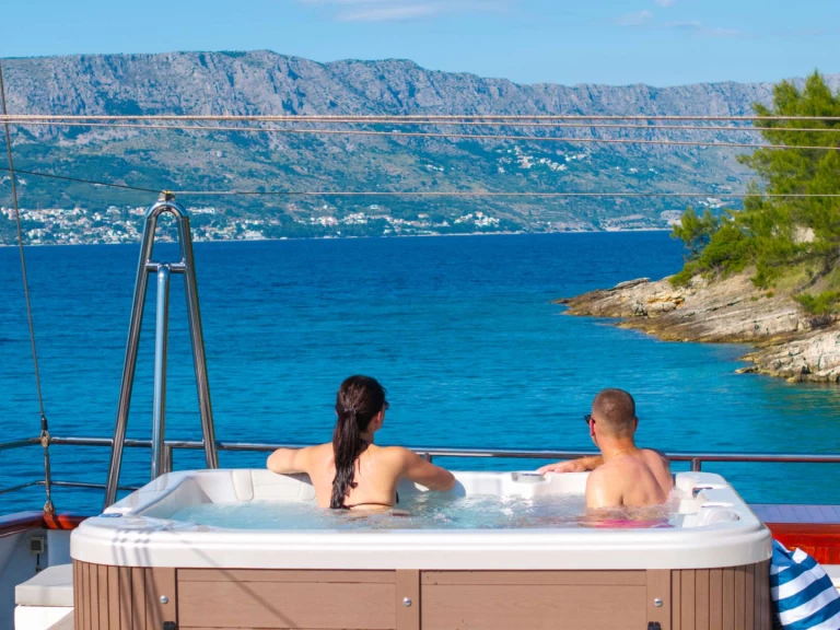  Custom Built Aluminum Cutter Carpe Diem te huur van particulier of professional in Trogir