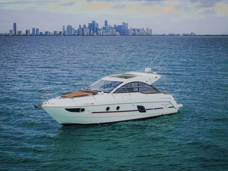 Verhuur Jacht in Rickenbacker Marina - Bénéteau Gran Turismo 38