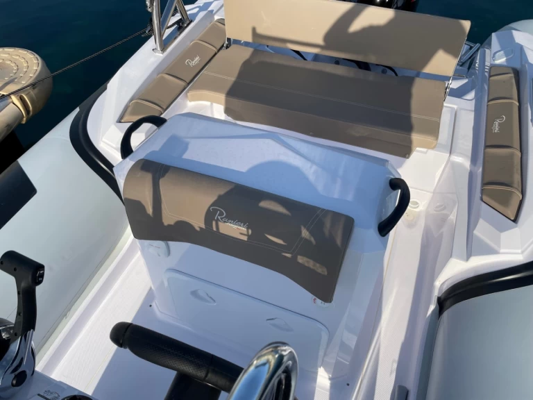 Bootverhuur Cavalaire-sur-Mer goedkoop Cayman 21 S