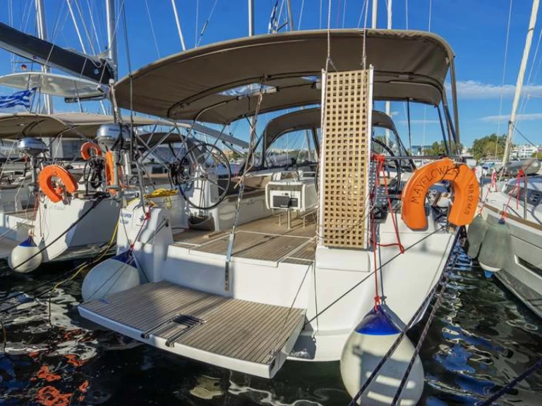 Bootverhuur Jeanneau Sun Odyssey 519 in Néa Péramos via SamBoat