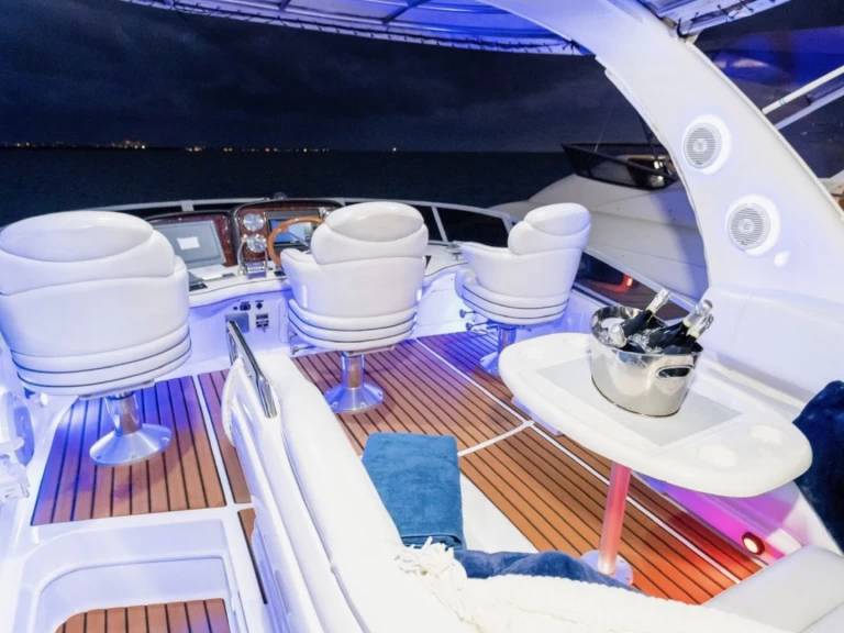 Bootverhuur Sea Ray Sea Ray 480 Sundancer in Miami Beach via SamBoat