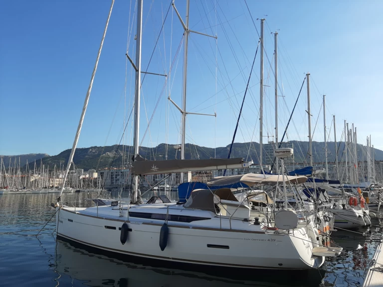 Jeanneau Sun Odyssey 439 te huur van particulier of professional in Toulon