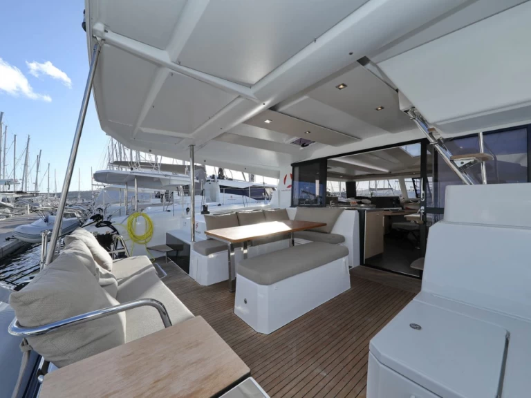 Jachthuur in Pomer - Fountaine Pajot Astrea 42 via SamBoat