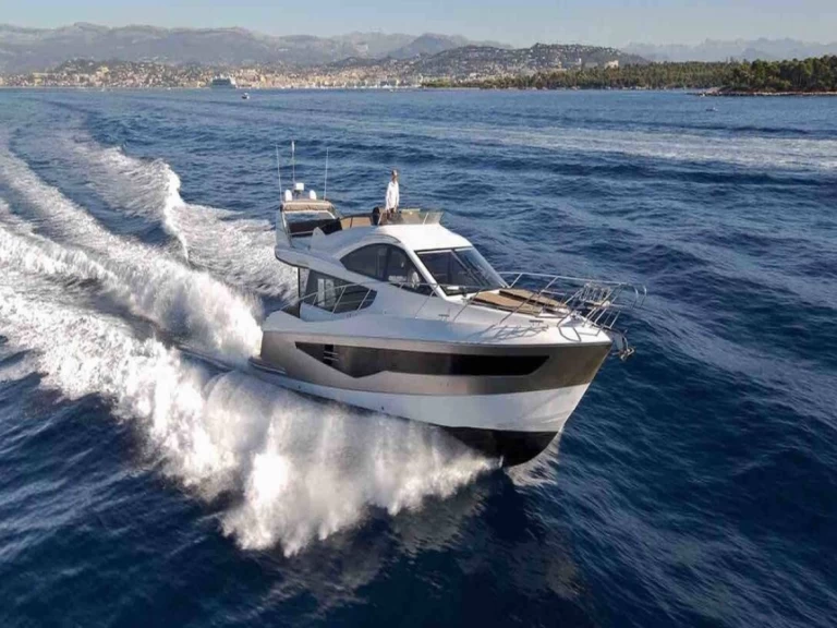 Jacht te huur in Šibenik voor de beste prijs