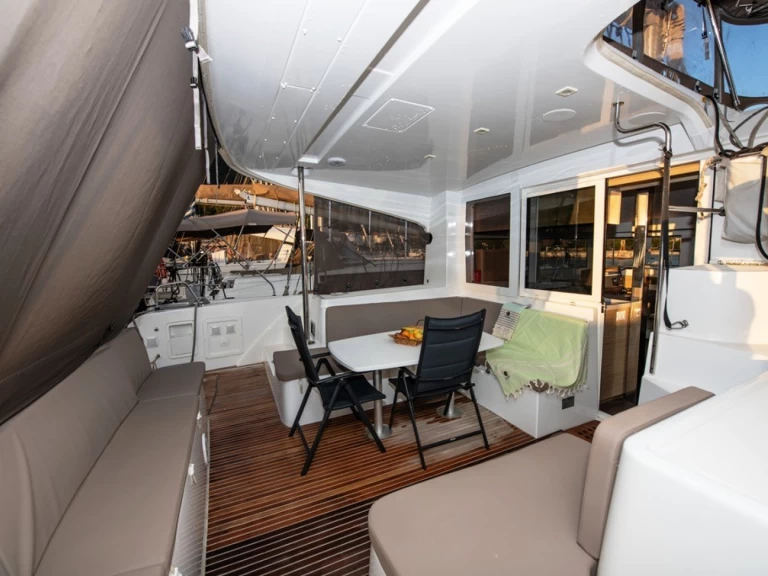 Catamaran te huur in Neo Klima voor de beste prijs