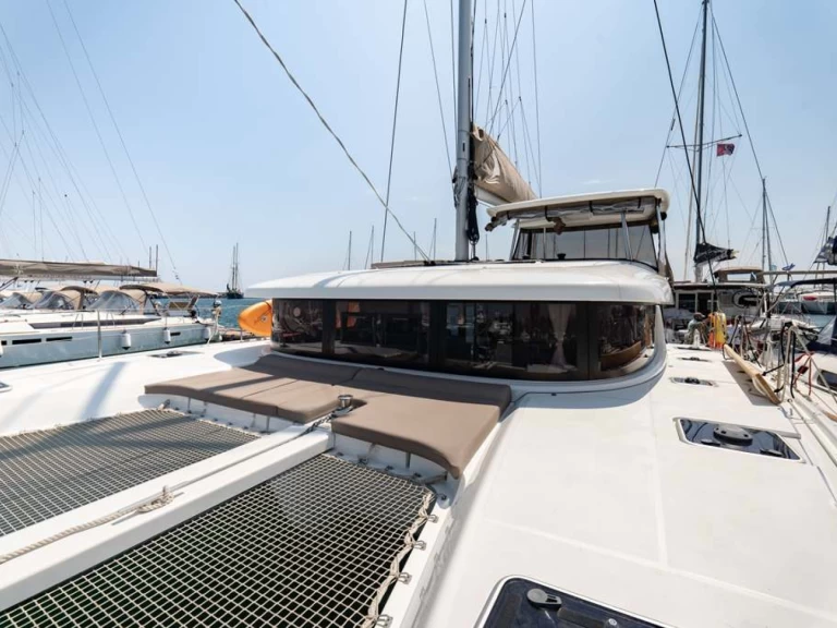 Verhuur Catamaran in Néa Péramos - Lagoon Lagoon 42