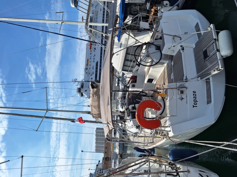 Bootverhuur Toulon goedkoop Sun Odyssey 379