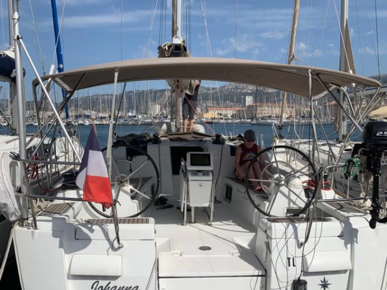 Huur een Jeanneau Sun Odyssey 439 in Toulon