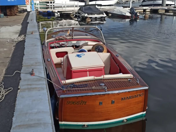 Verhuur Motorboot Cantiere di Chiavari met vaarbewijs