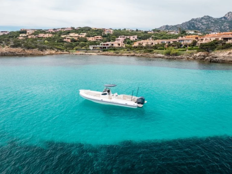  Capelli 900 Open 300 HP te huur van particulier of professional in Poltu Quatu