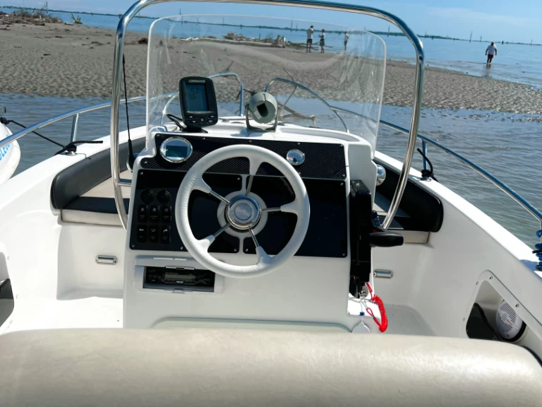 Verhuur Motorboot yacht & co met vaarbewijs