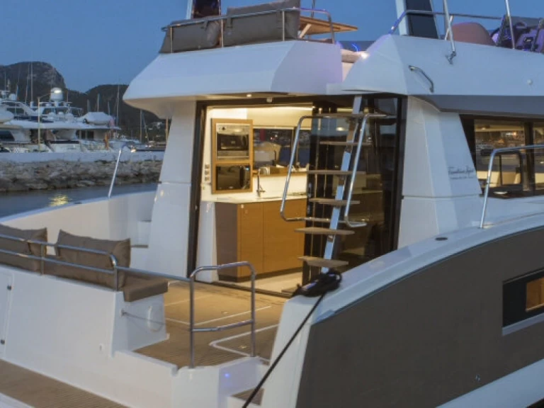 Huur een Fountaine Pajot Fountaine Pajot MY 37 in Primošten
