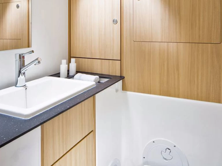 Verhuur Zeilboot Bavaria met vaarbewijs