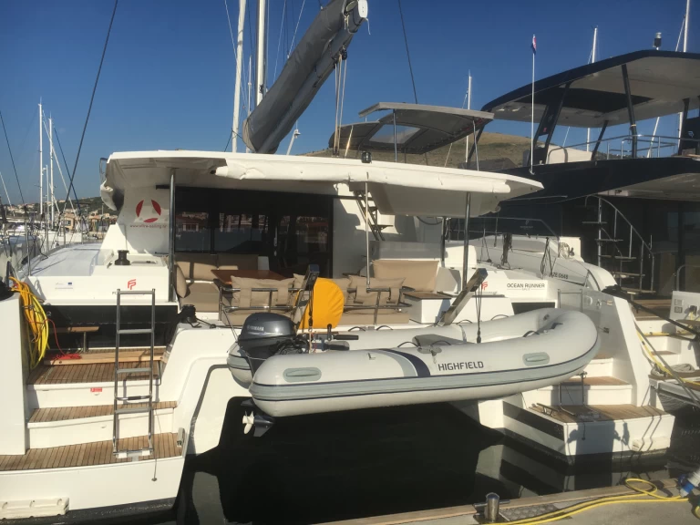 Verhuur Catamaran Fountaine Pajot met vaarbewijs