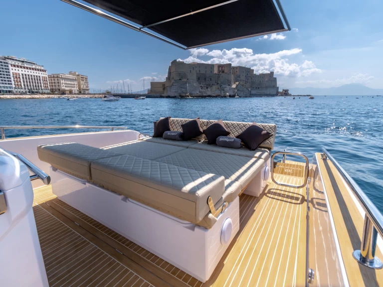 Motorboot te huur in Juan-les-Pins voor de beste prijs