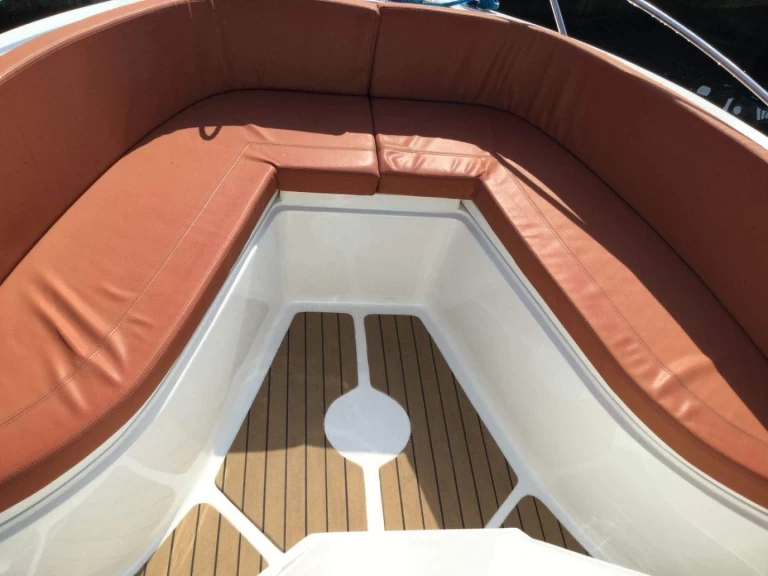 Verhuur Motorboot Okiboats met vaarbewijs