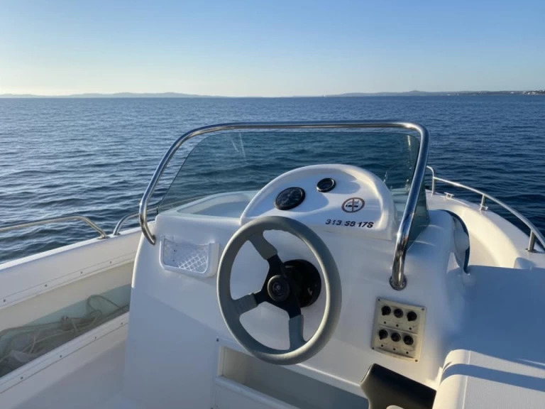 Huur een Quicksilver Alboran 550 open in Port de Cannes Marina