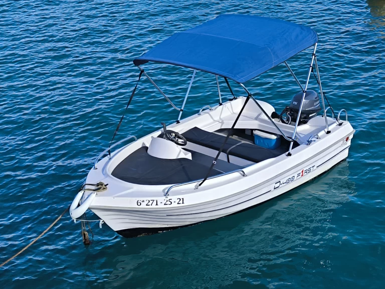 Bootverhuur Dipol D-400 F1RST in Ciutadella de Menorca via SamBoat