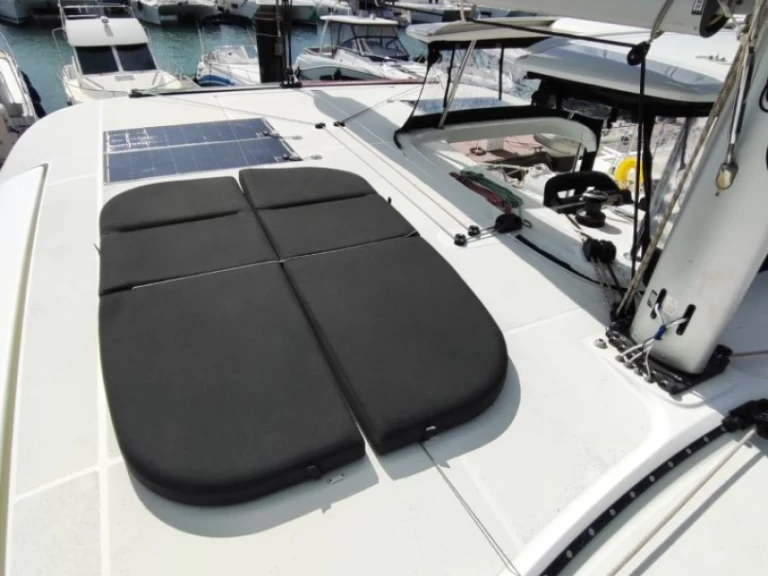 Verhuur Catamaran Lagoon met vaarbewijs