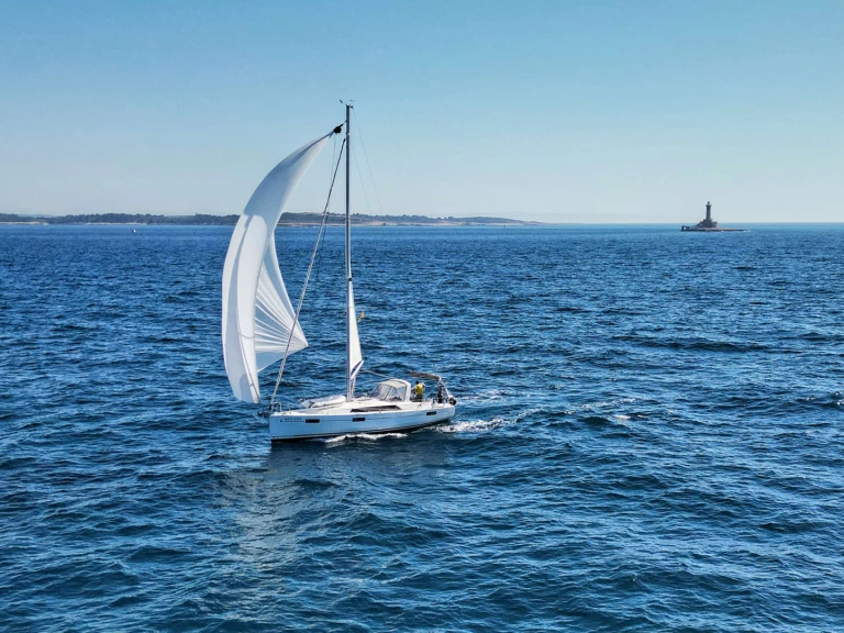 Huur een Bénéteau Oceanis 41.1 in Rogoznica