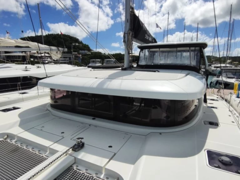 Verhuur Catamaran in Le Marin - Lagoon Lagoon 42