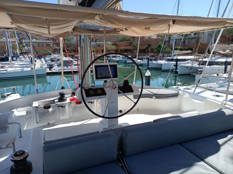 Catamaran te huur in La Paz voor de beste prijs