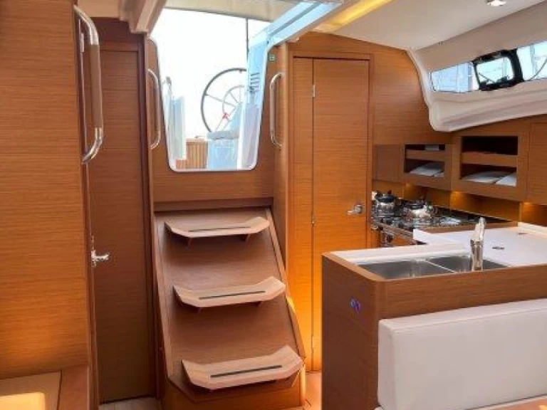 Verhuur Zeilboot in Lávrio - Jeanneau Sun Odyssey 380