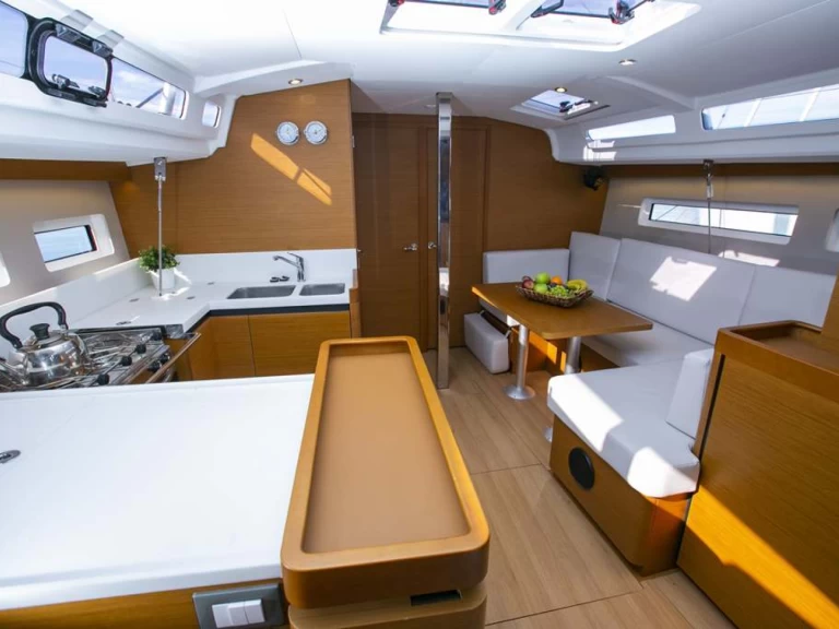 Verhuur Zeilboot in Neo Klima - Jeanneau Sun Odyssey 440