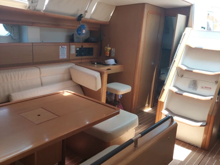 Bootverhuur Jeanneau Sun Odyssey 49i in Néa Péramos via SamBoat
