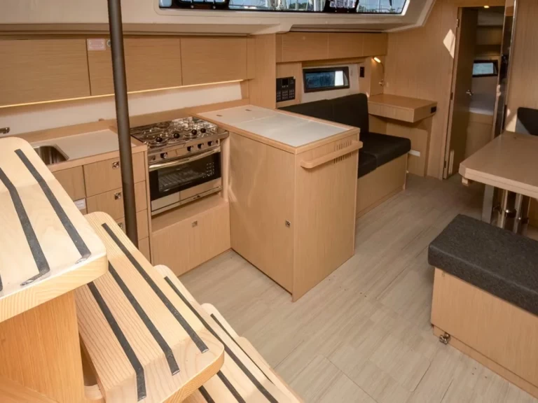 Bootverhuur Bavaria Bavaria C38 in Cogolin via SamBoat