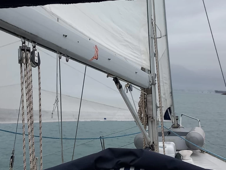 Huur een Cantiere Del Pardo Grand Soleil 40 in La Spezia