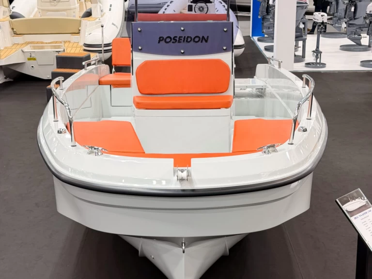 Poseidon Blu Water 210 te huur van particulier of professional in Trogir