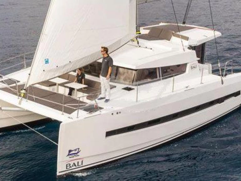 Catamaran te huur in Tas-Sliema voor de beste prijs
