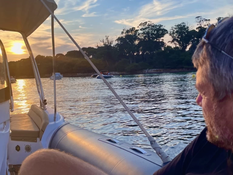 Motorboot te huur in Antibes voor de beste prijs