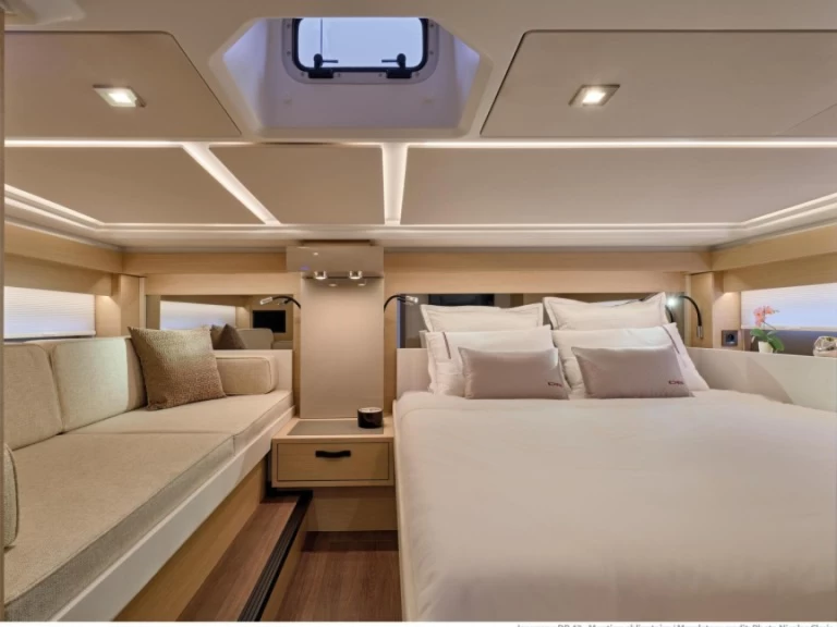 Jeanneau DB/43 te huur van particulier of professional in Marina de Portimão