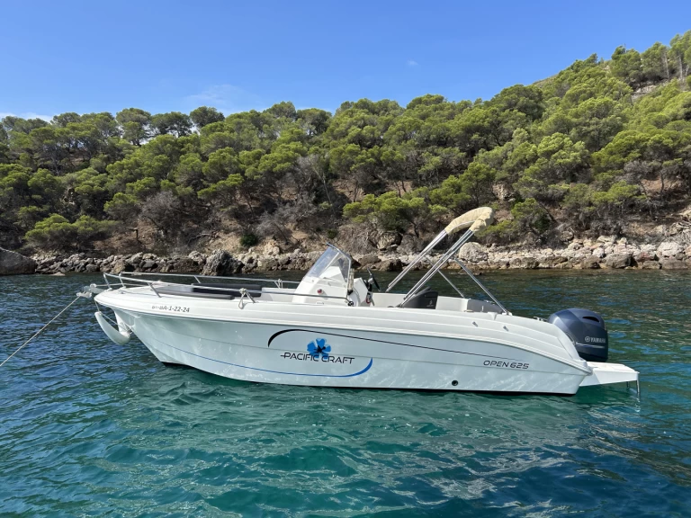 Huur een Pacific Craft Pacific Craft 625 Open in Roses