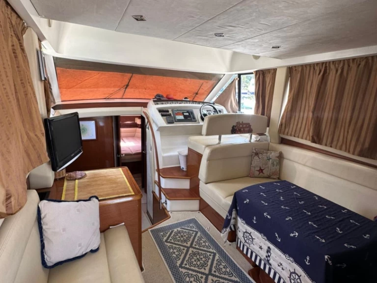 Verhuur Motorboot Prestige met vaarbewijs