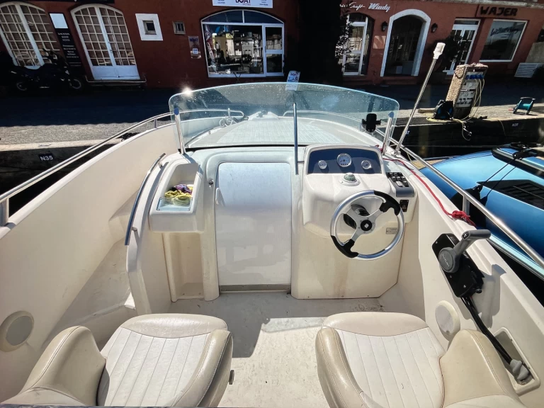 Huur een Rio Rio 650 Day Cruiser in Nice