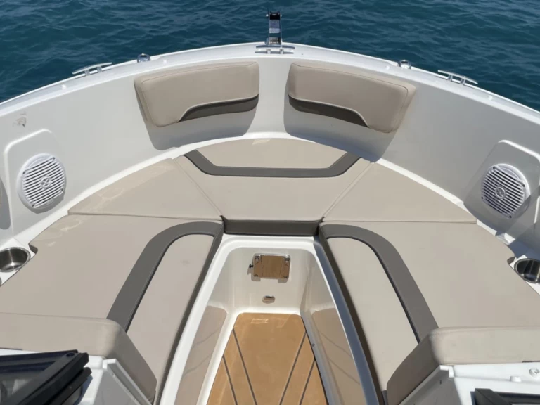 Bayliner VR6 OB te huur van particulier of professional in Poreč
