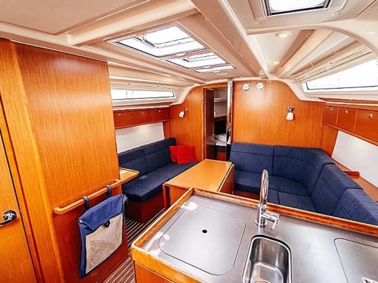 Jachthuur in Betina - Bavaria Bavaria Cruiser 37 B via SamBoat