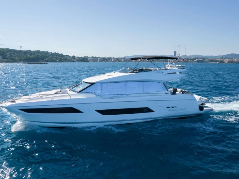 Bootverhuur Prestige Yachts Apollonia in Provence-Alpes-Côte d'Azur via SamBoat