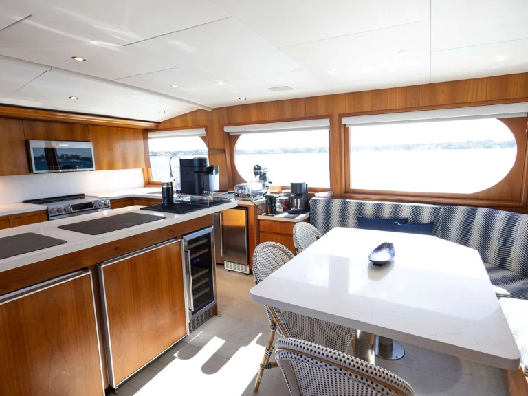 Huur een Broward BIRDY in Nassau