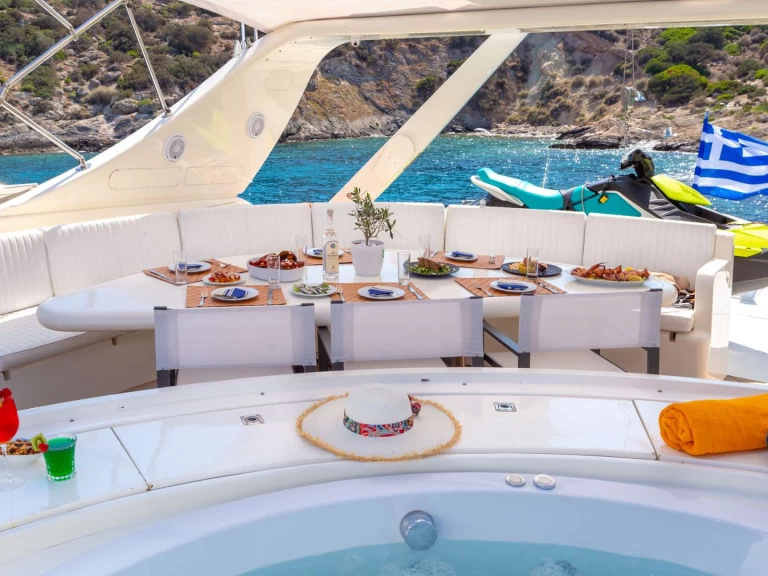 Huur een Falcon EFMARIA in Ellinikó